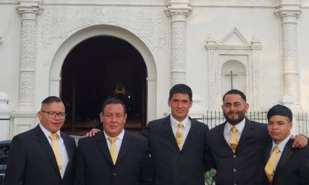 Acolhidos participam de leituras em celebração presidida pelo Bispo em Baja Verapaz