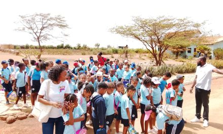 Pequenos visitantes, grande energia: Fazenda da Esperança recebe alunos para aula especial