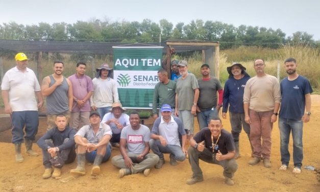 Acolhidos participam de curso de mudas e enxerto em Brasília