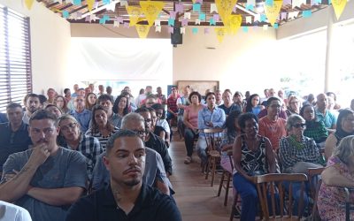 Batismo, Eucaristia e celebração une famílias, voluntários e acolhidos 