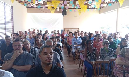 Batismo, Eucaristia e celebração une famílias, voluntários e acolhidos 