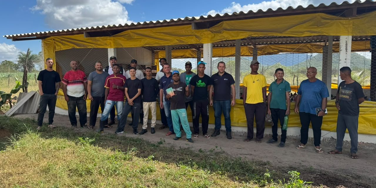Acolhidos participam de curso de avicultura em Alagoas