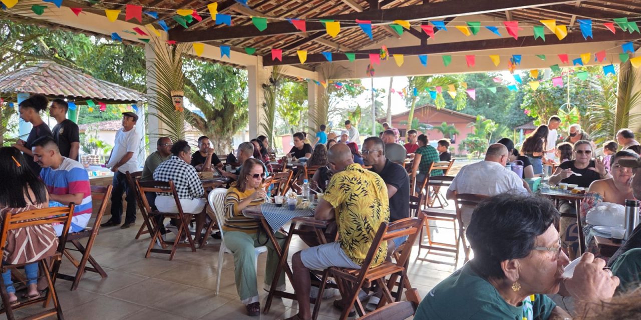 Fazenda Padre Ibiapina reúne familiares, voluntários e GEV em dia de missa e confraternização