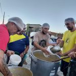 Acolhidos e voluntários participam do Sopão da Comunidade Mata Redonda