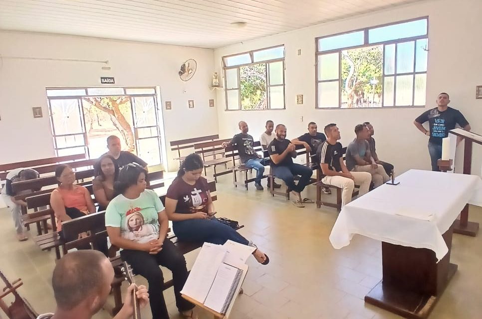 Famílias visitam acolhidos e celebram a vida em Várzea da Palma