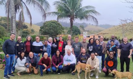Encontro da Família da Esperança reúne comunidade em Guarará
