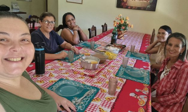 Voluntários que fazem a Esperança acontecer na Fazenda da Esperança em Poté/MG