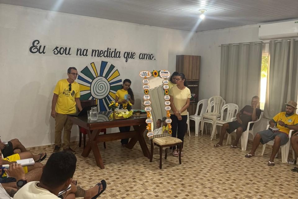 Alunos de Psicologia Promovem Ação Sobre o Setembro Amarelo