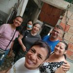 Voluntários da comunidade da Fazenda da Esperança na Colômbia visitam lar de idosos